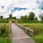 The Blue House - Heerlijk Aan Het Water シャレー Ooltgensplaat